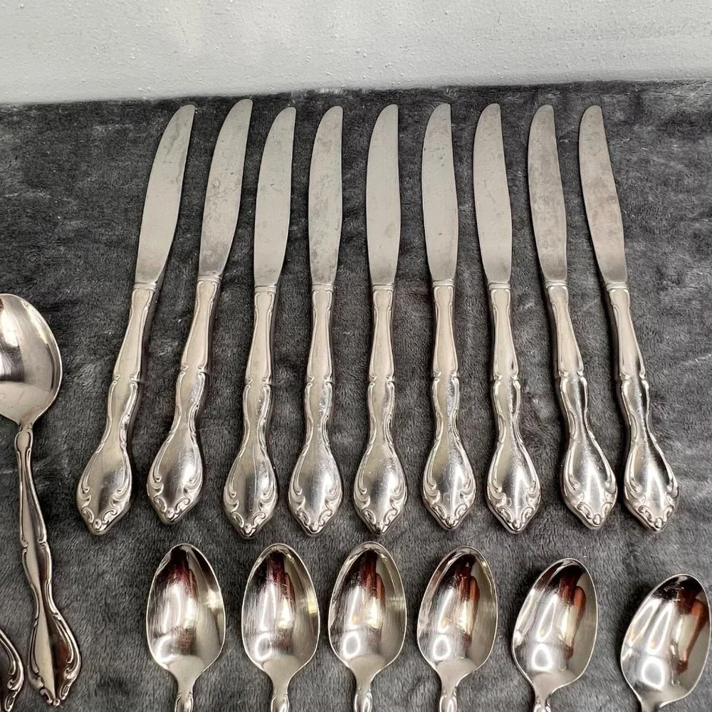 Oneida Community Cantata Stainless Flatware Lot Teaspoons Forks Soup Knife 32 pc
